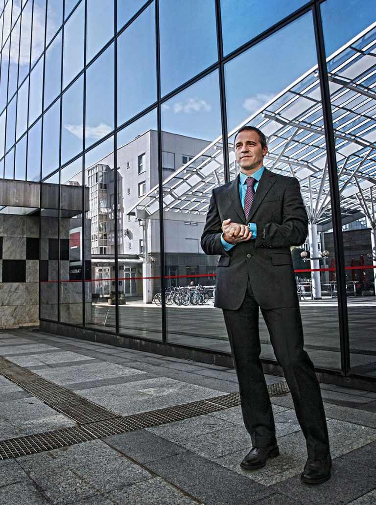 Poslovni-portret---direktor---foto-Tania-Mendillo