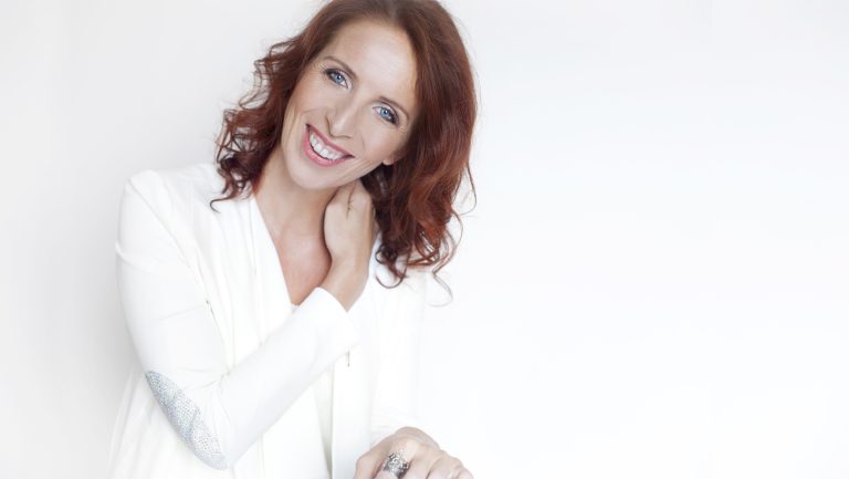 1.Iza-Login-foto-Tania-Mendillo-_poslovni-portreti